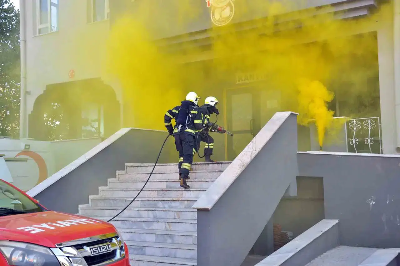 Menteşe’de nefes kesen tatbikat: Ekipler öğrenciler için seferber oldu