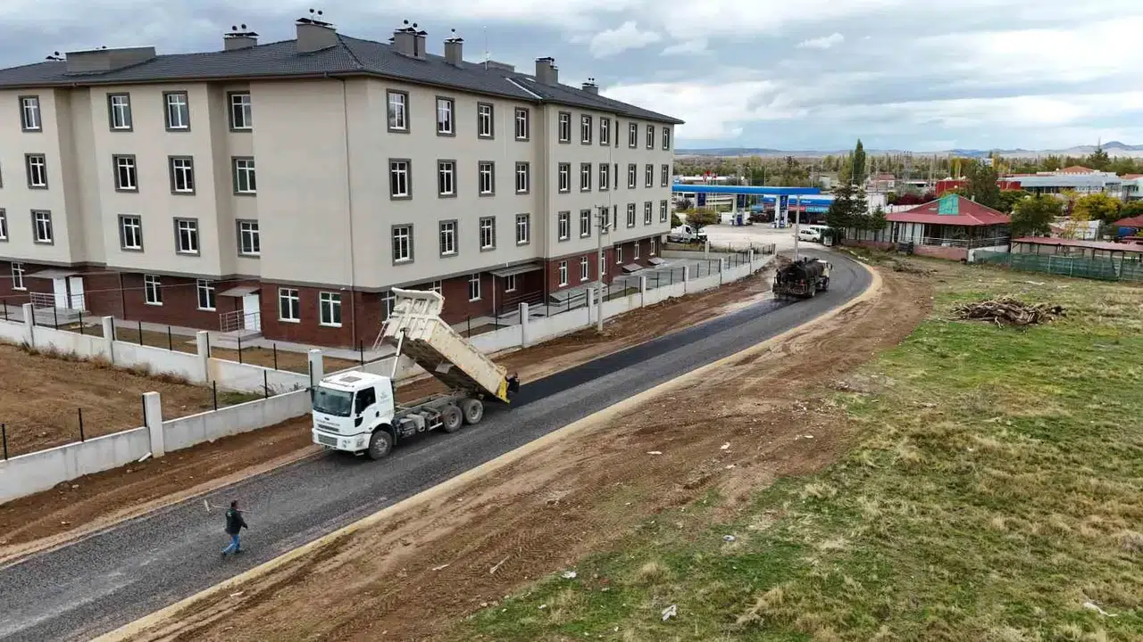 Bolvadin’de huzurevi yoluna modern dokunuş: Ulaşım artık çok daha rahat