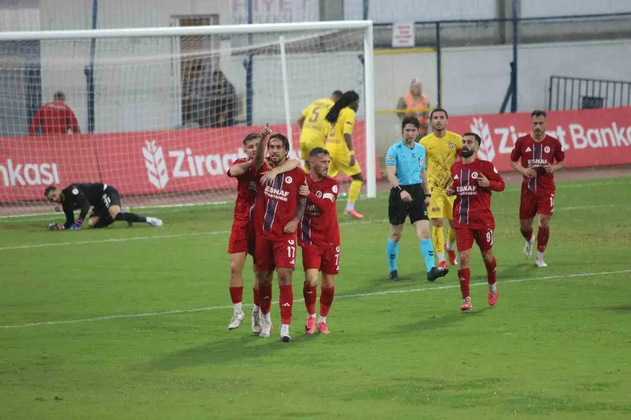 Fethiye'de kupa heyecanı doğa engeline takıldı: Hakemden kritik karar