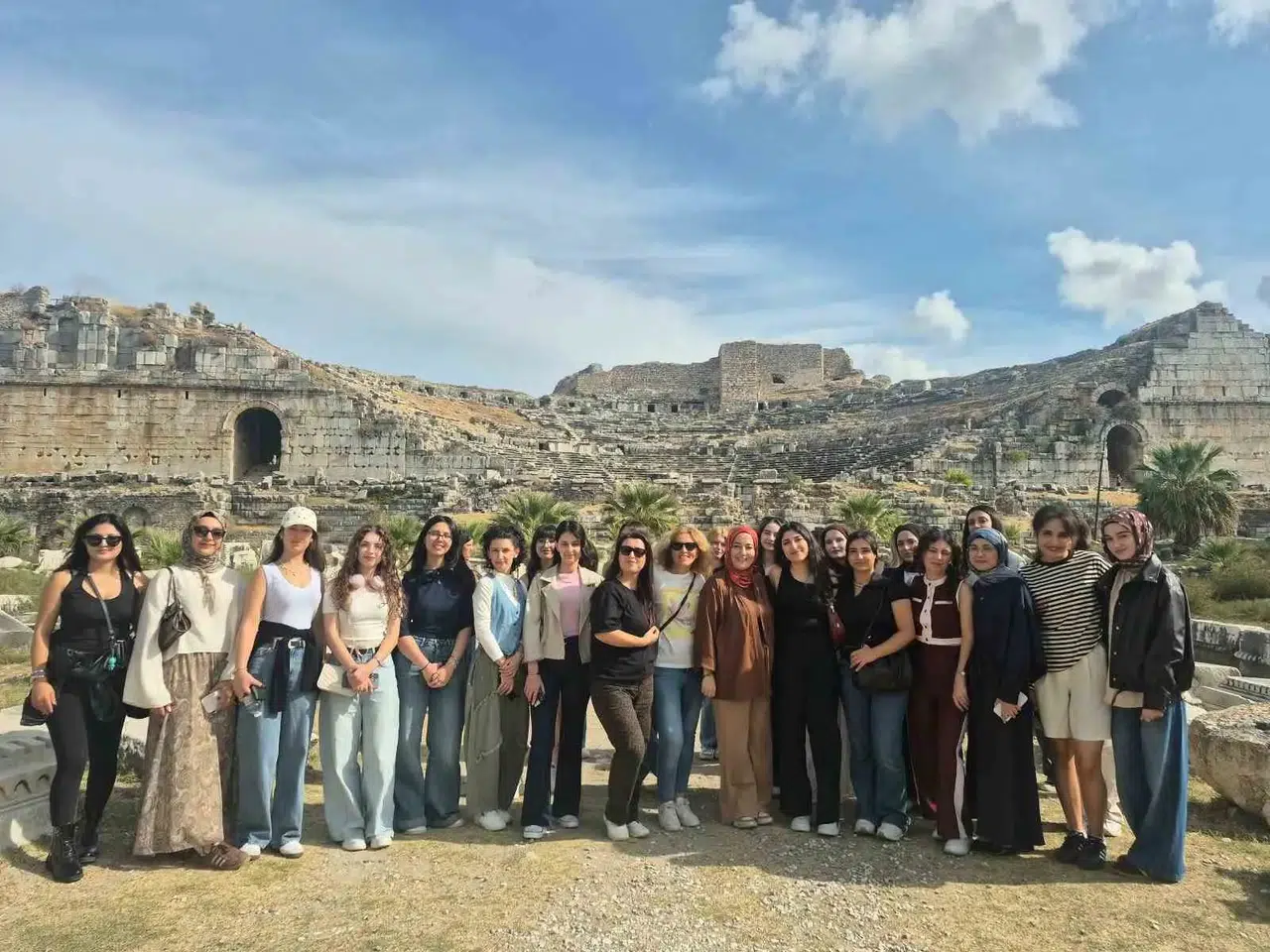 Üniversiteli gençlerden tarihe yolculuk: Didim ve Milet’in gizemini keşfettiler