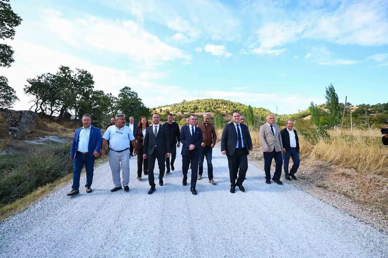 Demirci’de 46 kilometrelik ulaşım hamlesi: Başkan Dutlulu yerinde inceledi