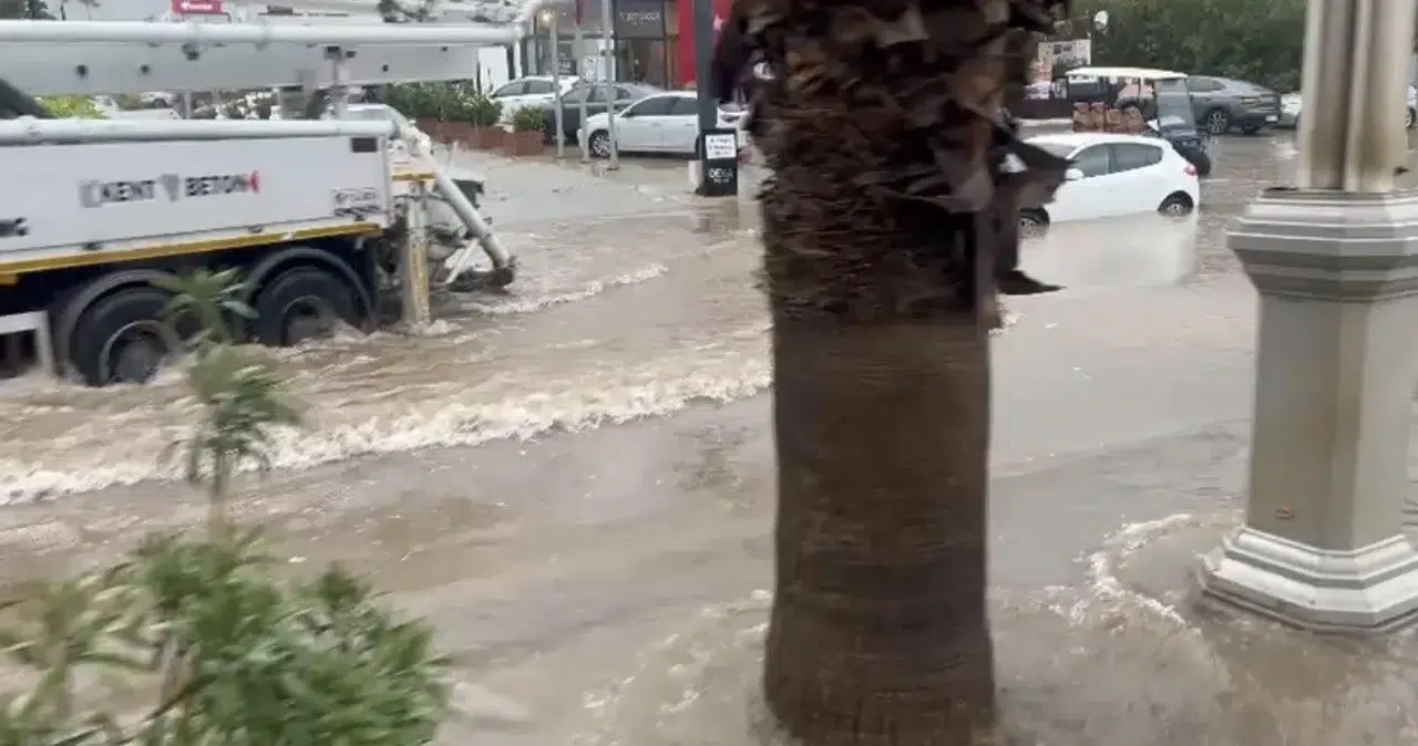 Bodrum'da kabus dolu anlar: Sel sularında mahsur kalan hamile kadın için seferberlik