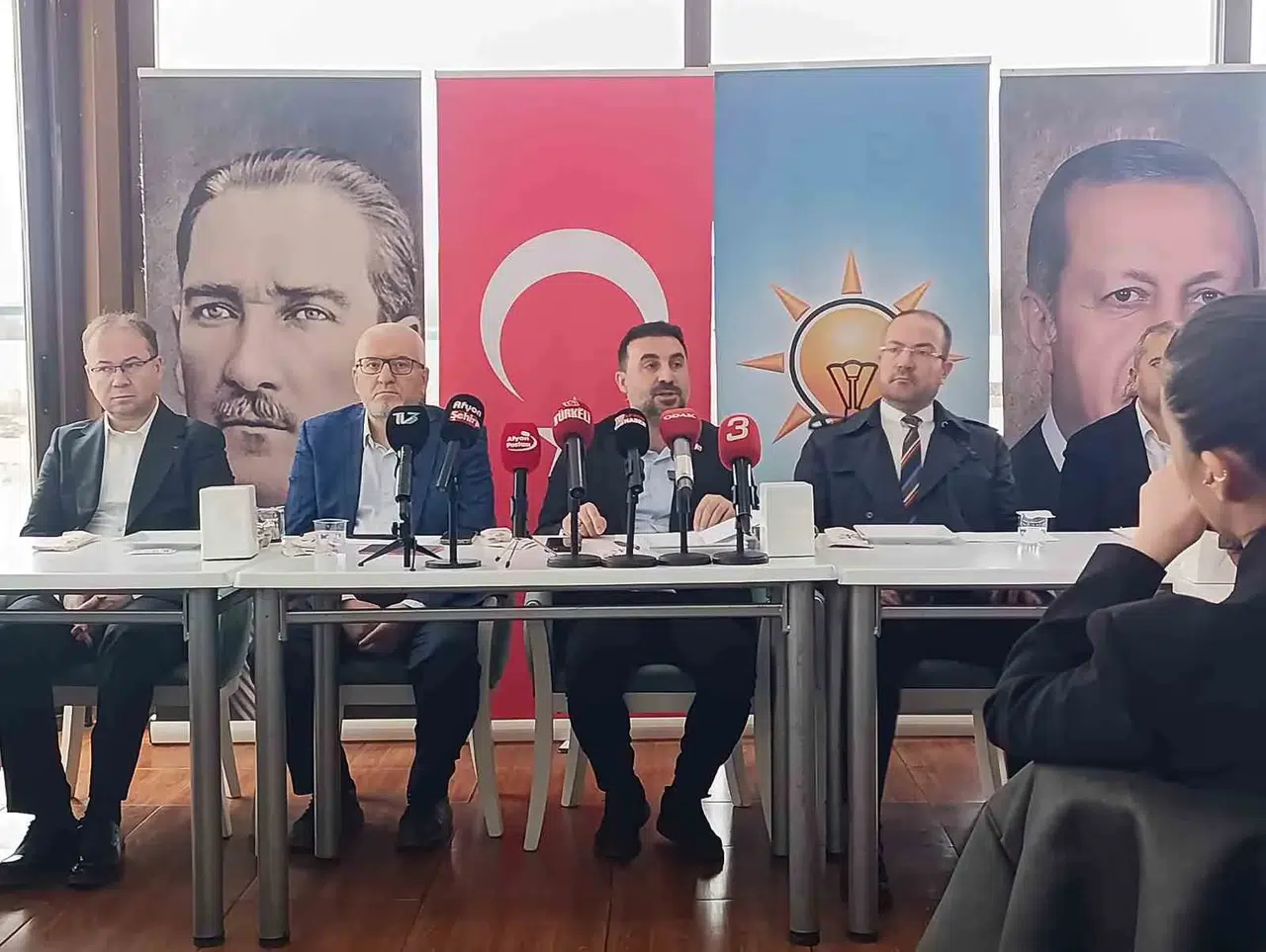 Özgür Kavak'tan Afyonkarahisar mesajı: Gecemiz gündüzümüz bu şehre adandı