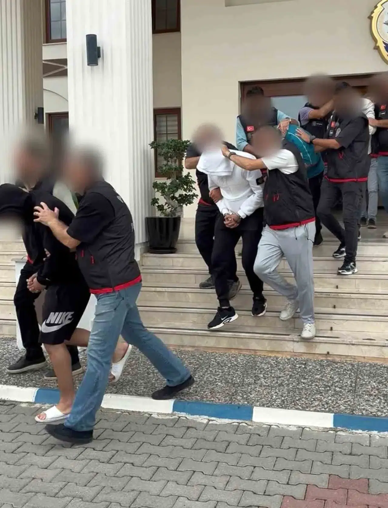Fethiye'de fuhuş operasyonu: 4 kişi demir parmaklıklar ardında