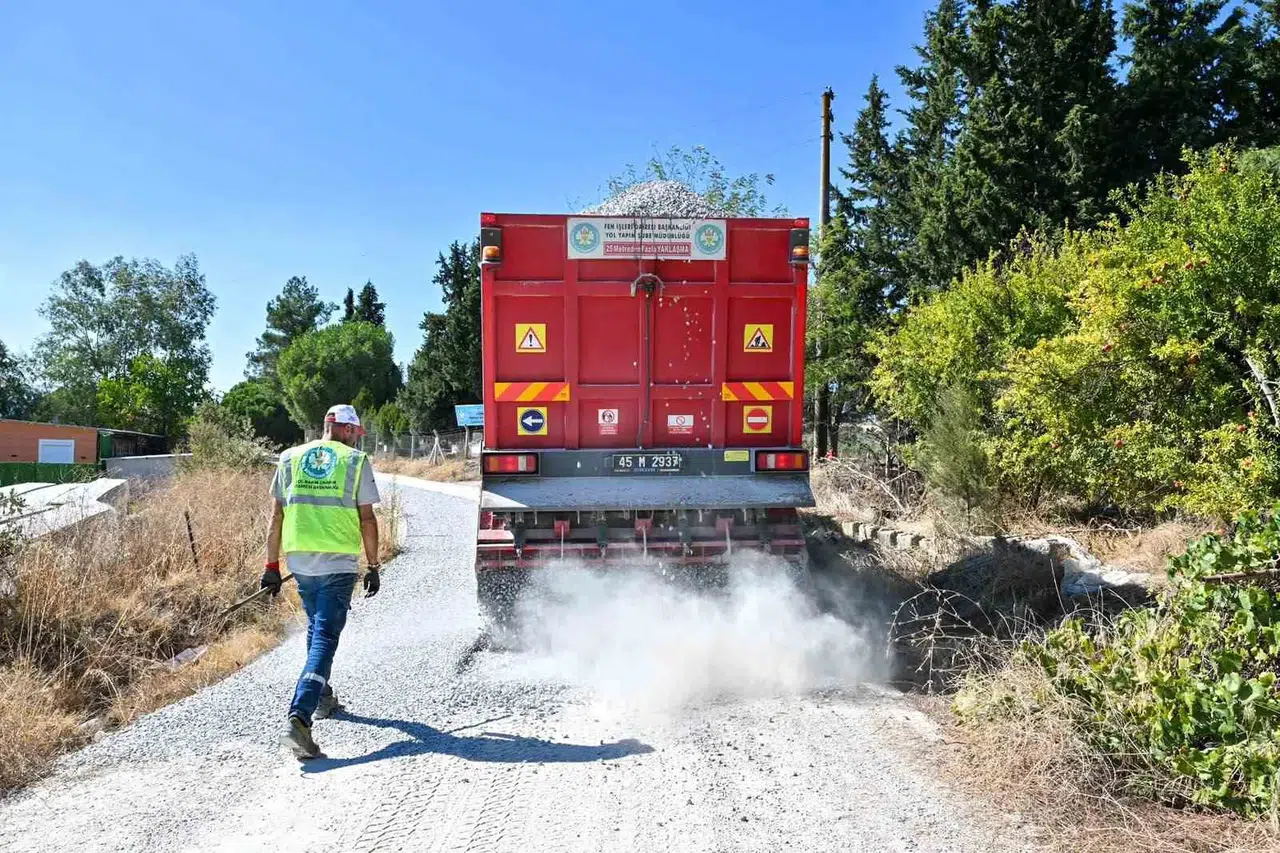 Köprübaşı’nda ulaşım konforu arttı: İki mahallede asfalt seferberliği