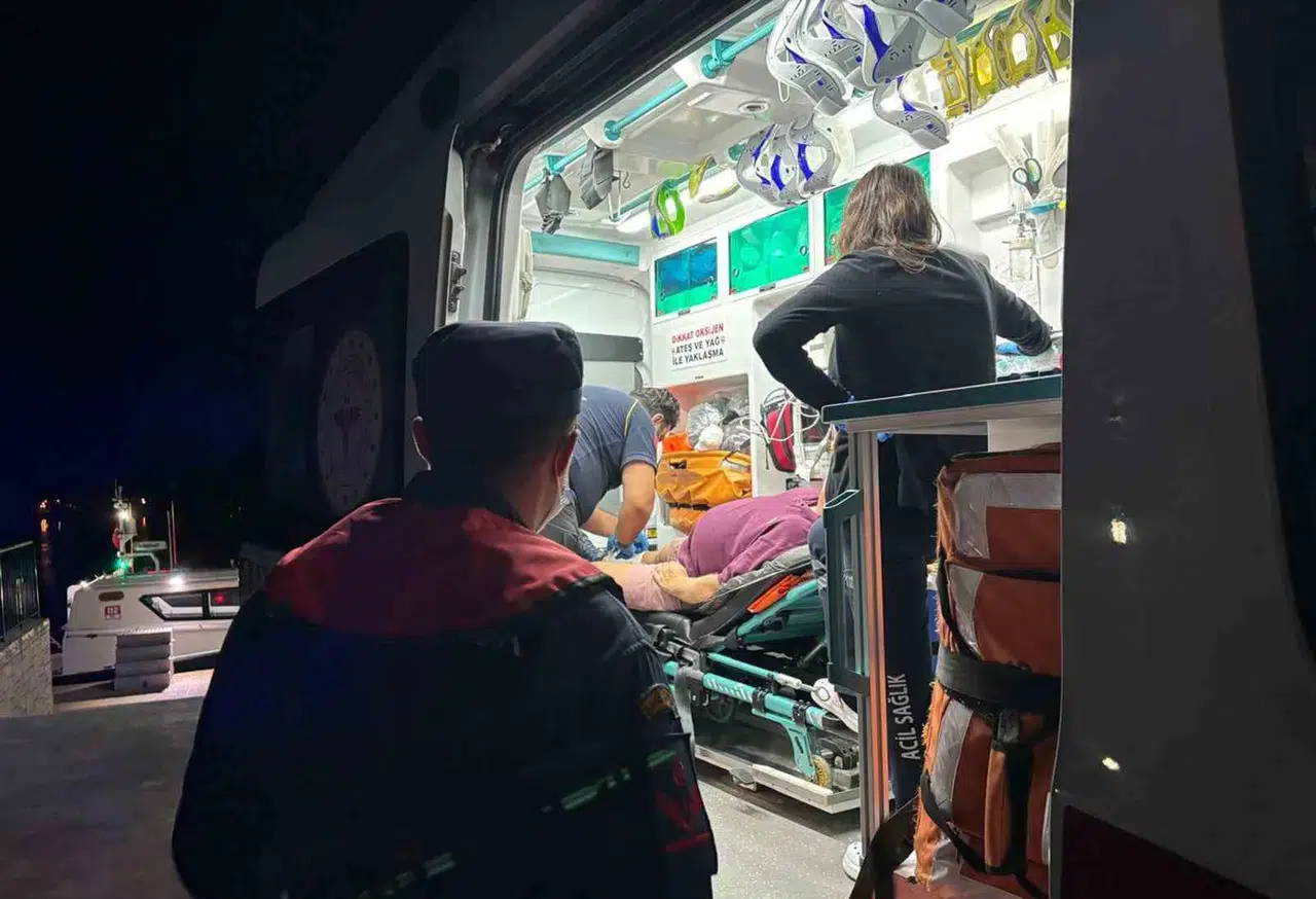 Fethiye açıklarında acil durum: Yaralı vatandaş için zamana karşı yarış