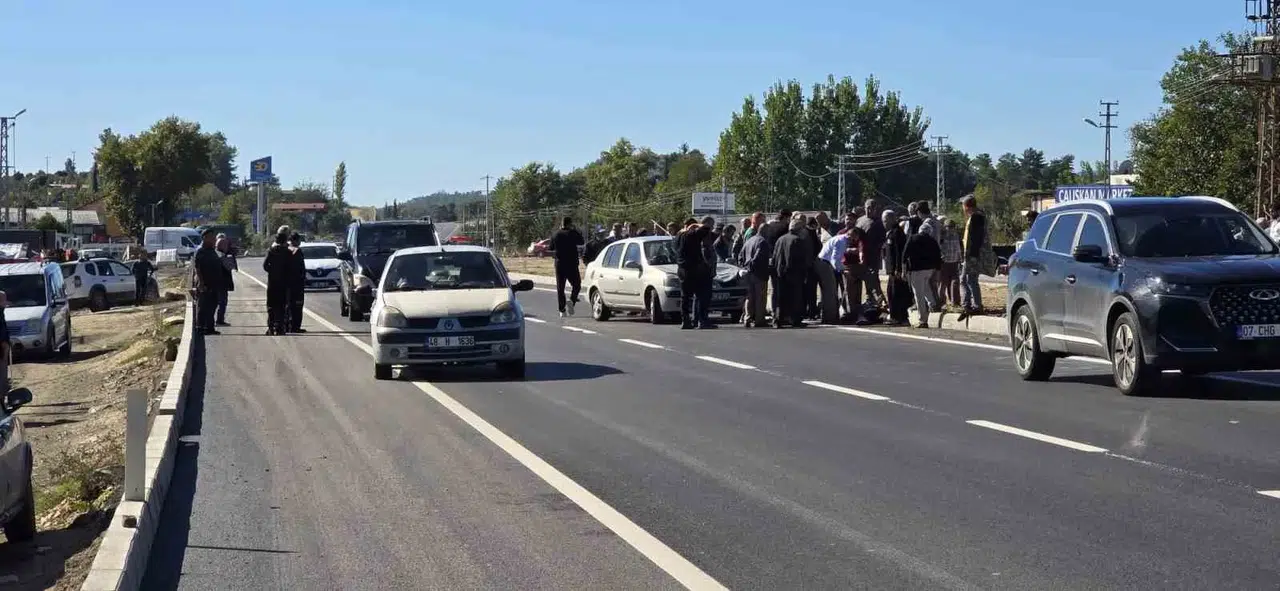 Seydikemer'de acı sabah: Yolun karşısına geçmek isterken canından oldu