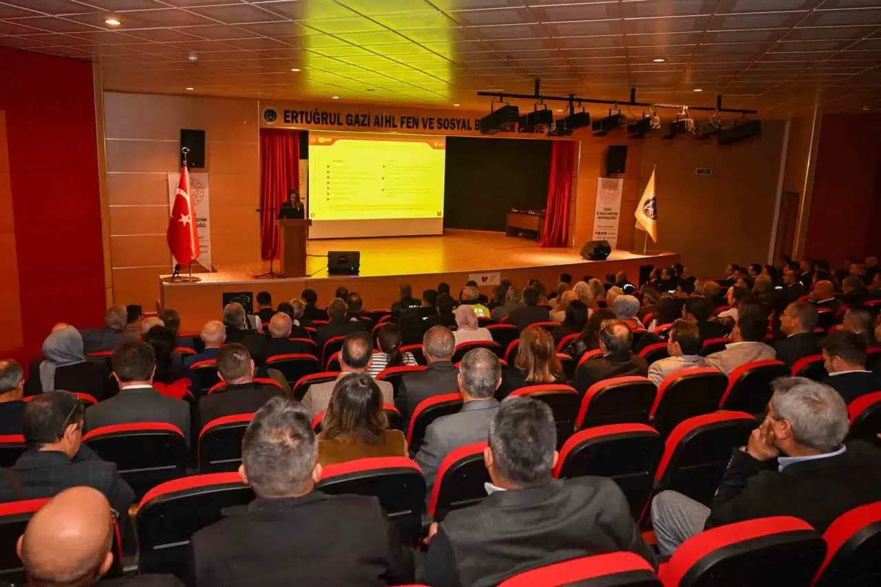 Uşak’ta eğitimde güvenlik zirvesi: Öğrenciler için seferberlik ilan edildi