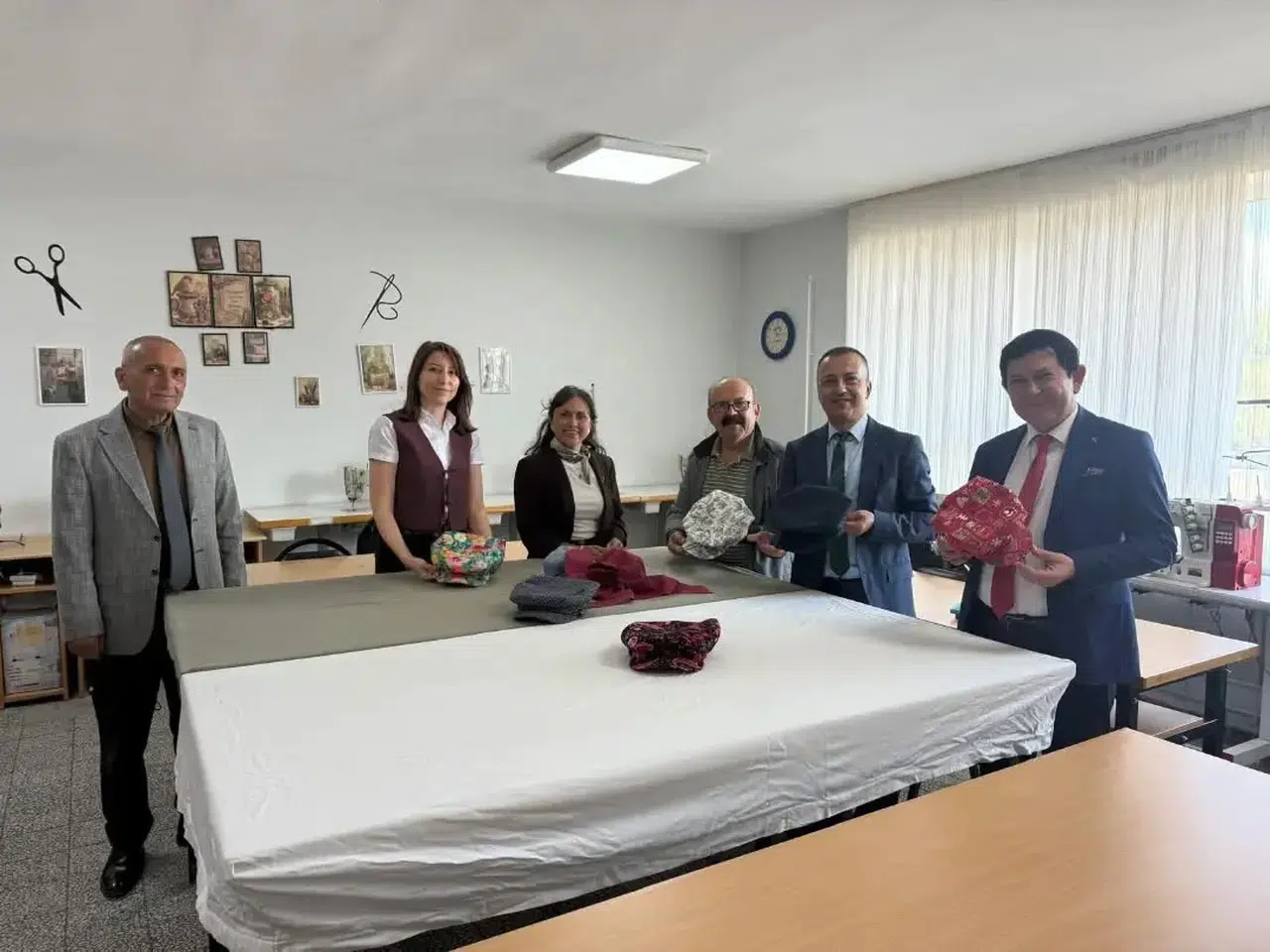 Yenipazar’ın simgesi sekiz köşeli şapka artık emin ellerde: Usta-çırak geleneği yeniden canlanıyor