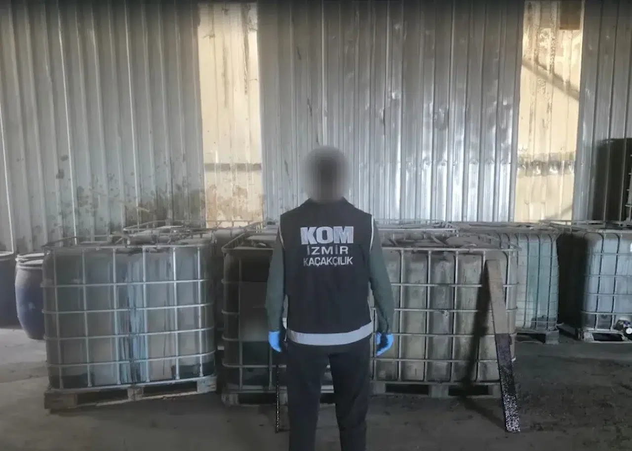 Aliağa'da geri dönüşüm tesisi maskeli akaryakıt vurgunu: 600 bin liralık kaçak ürün
