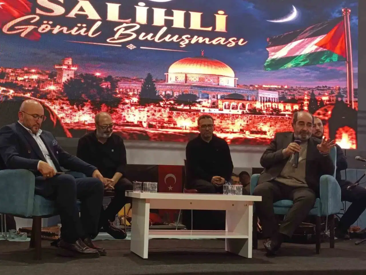 Salihli’de salonlara sığmayan coşku: Gönüller tasavvufla birleşti