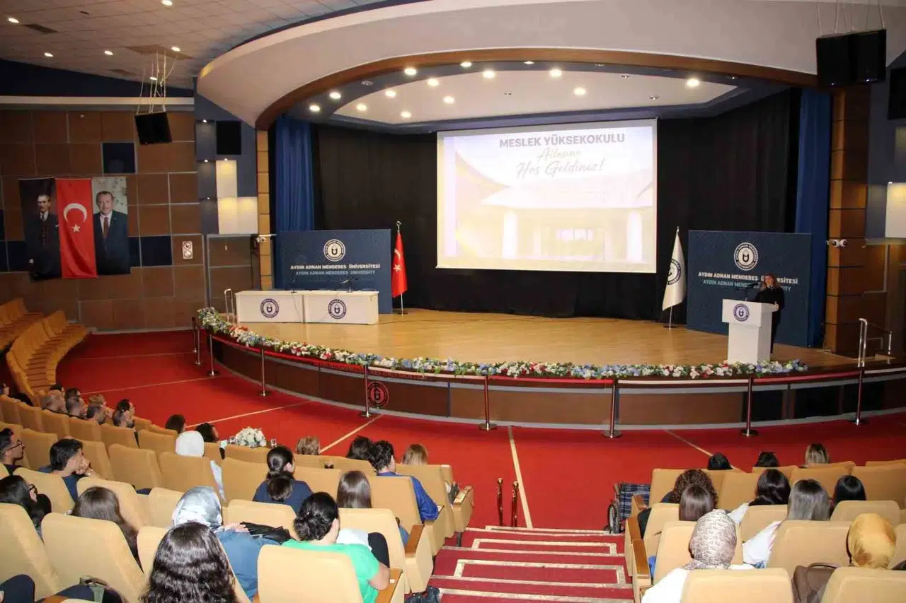 ADÜ’de kampüs hayatına ilk adım: Yeni öğrencilere rehberlik dönemi başladı