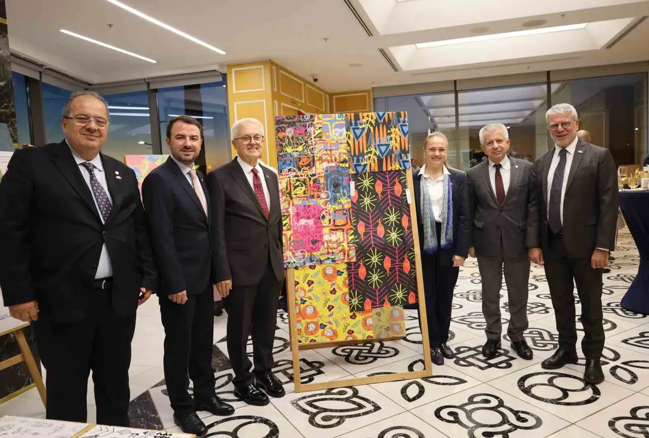 İrlanda ve Türkiye’nin 75 yıllık dostluğu tekstil sanatıyla ölümsüzleşti