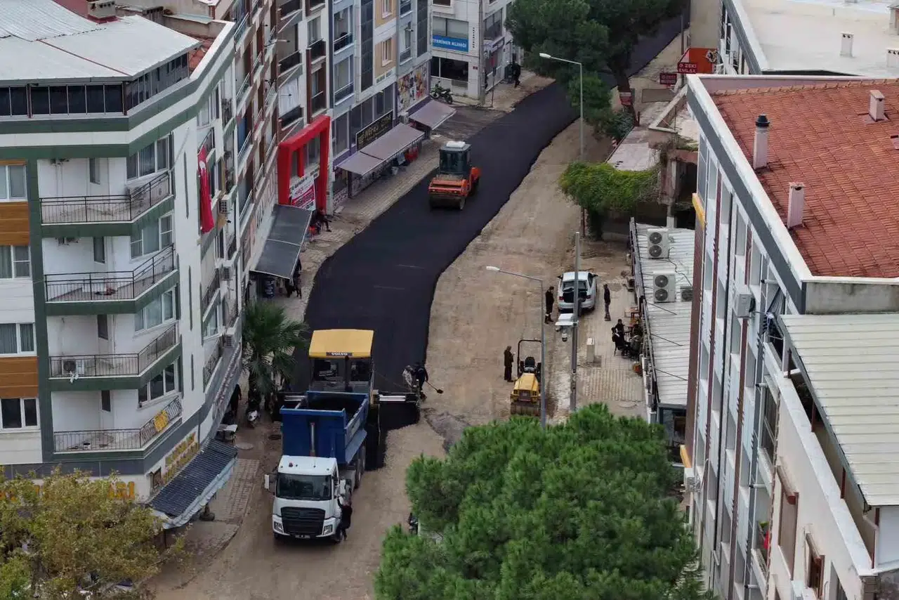 Muradiye’de çamurlu yollar tarih oluyor: Kış öncesi asfalt seferberliği