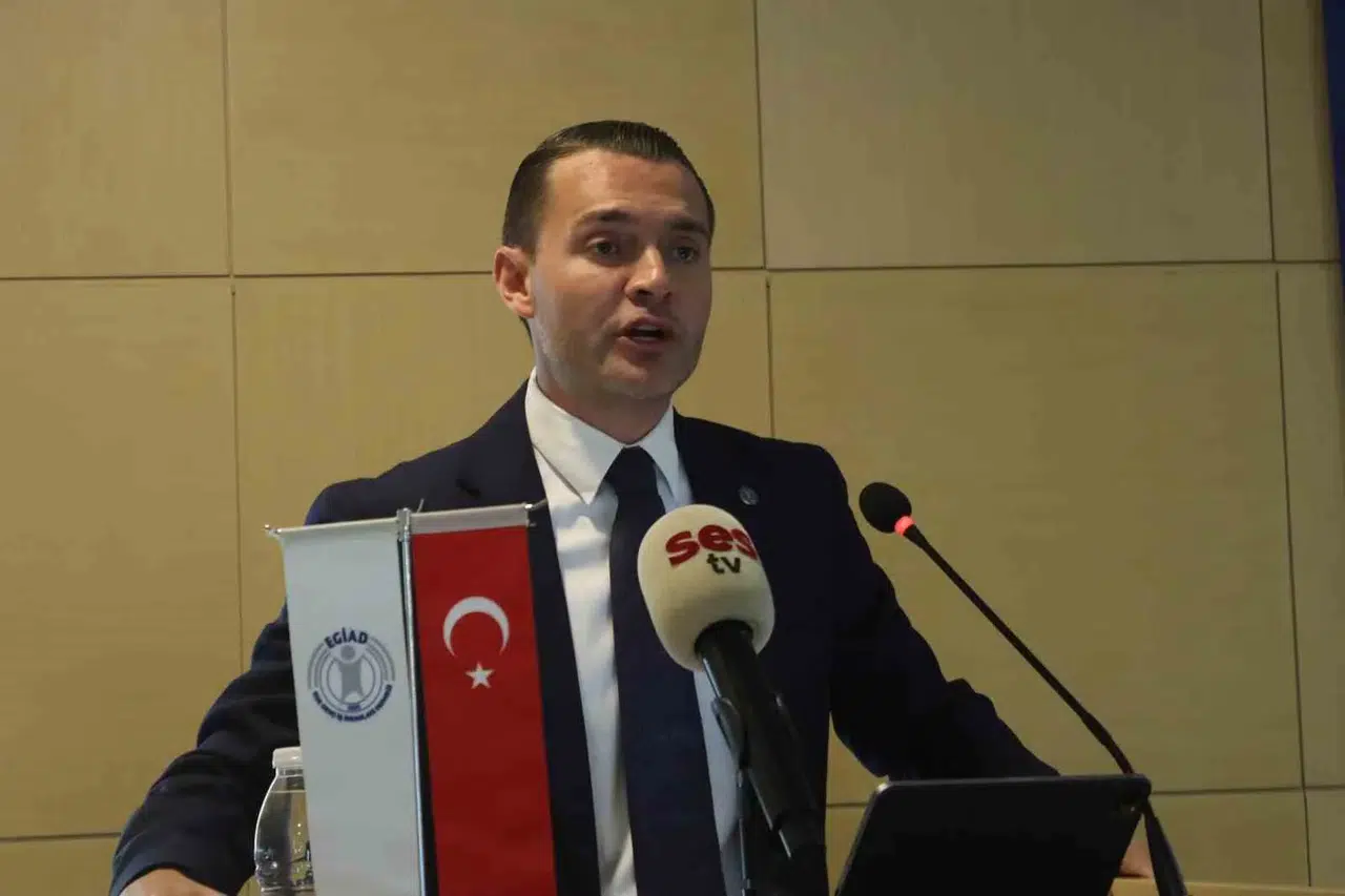 İzmir iş dünyasında alarm zilleri: Genç işsizlik Türkiye ortalamasını geride bıraktı