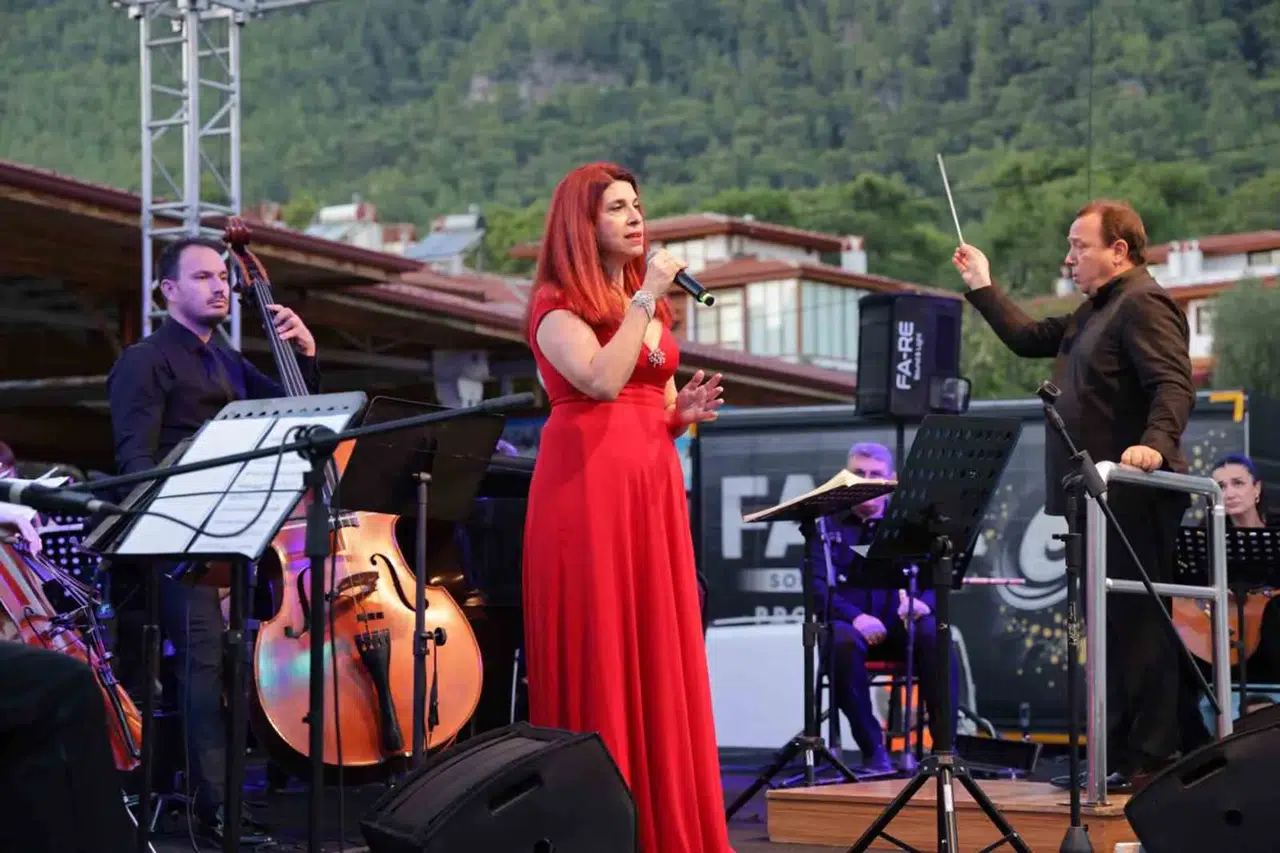 Akyaka'da sanat ve vefa buluşması: Efsane isimler unutulmadı