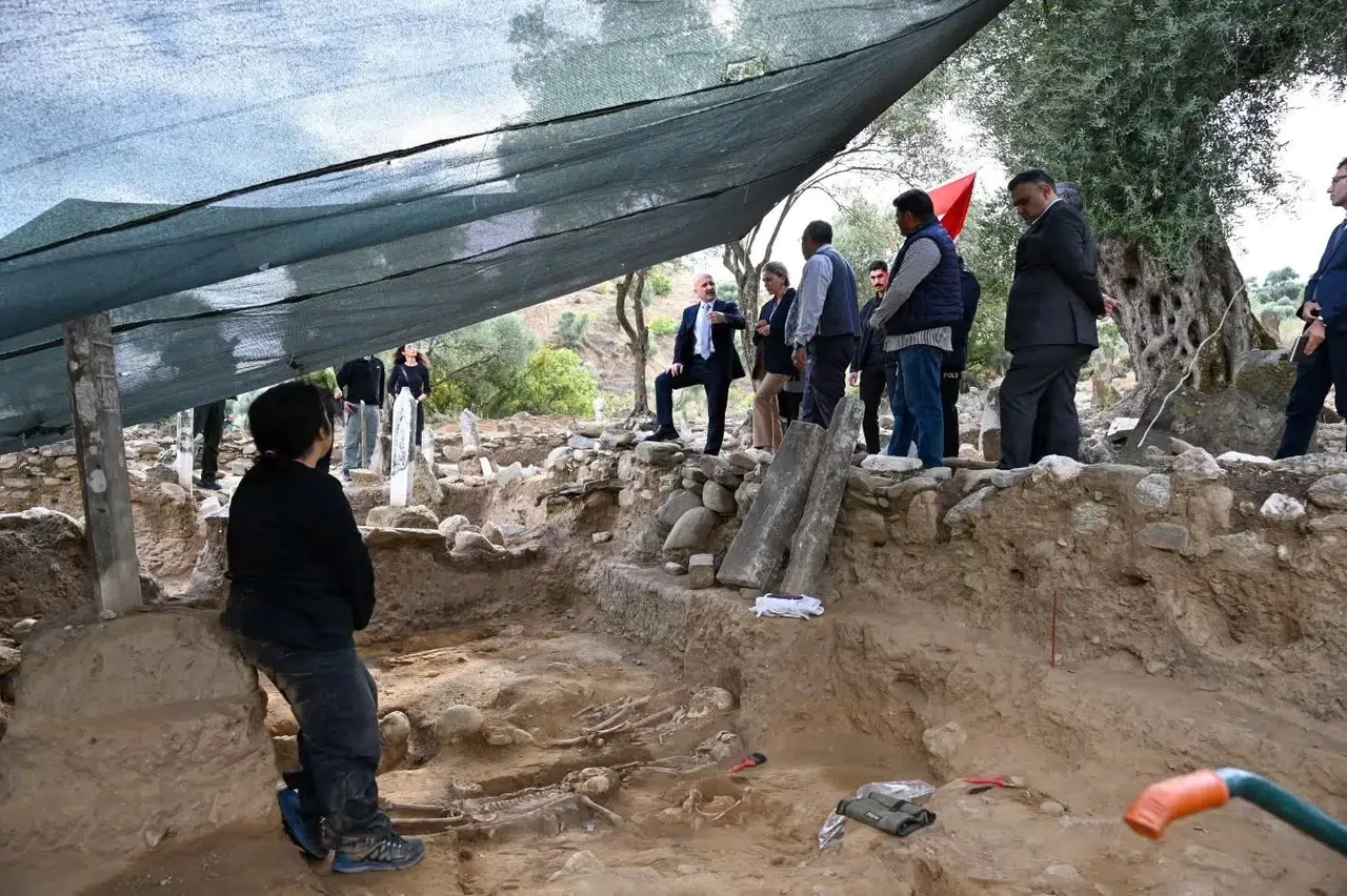 Nazilli'nin derinliklerinde saklı tarih: Vali Varol'dan Horasan Mezarlığı'na yakın takip
