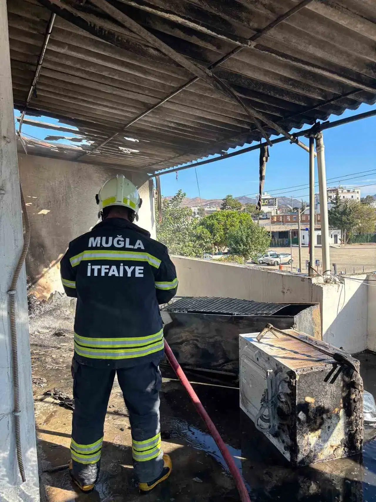 Bodrum'da korkutan yangın: Teras katını alevler sardı
