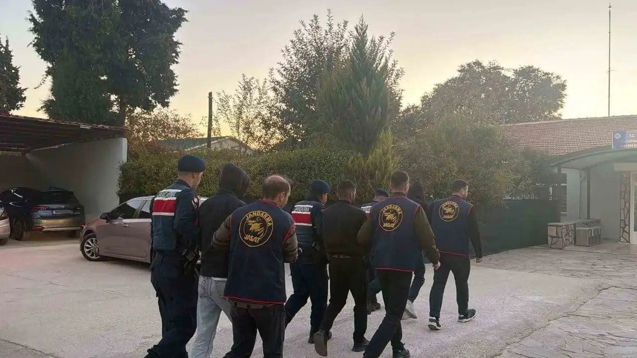 JASAT'tan sahte kamu görevlilerine geçit yok: 4.4 milyonluk vurgun ellerinde patladı