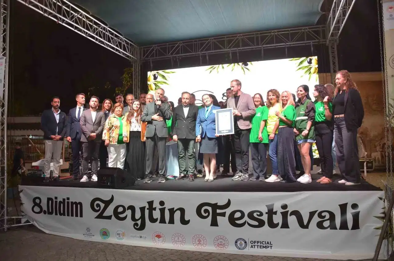 Didim'den dünya rekoru çıktı: Zeytinyağı tadımında İspanya'yı geride bıraktılar