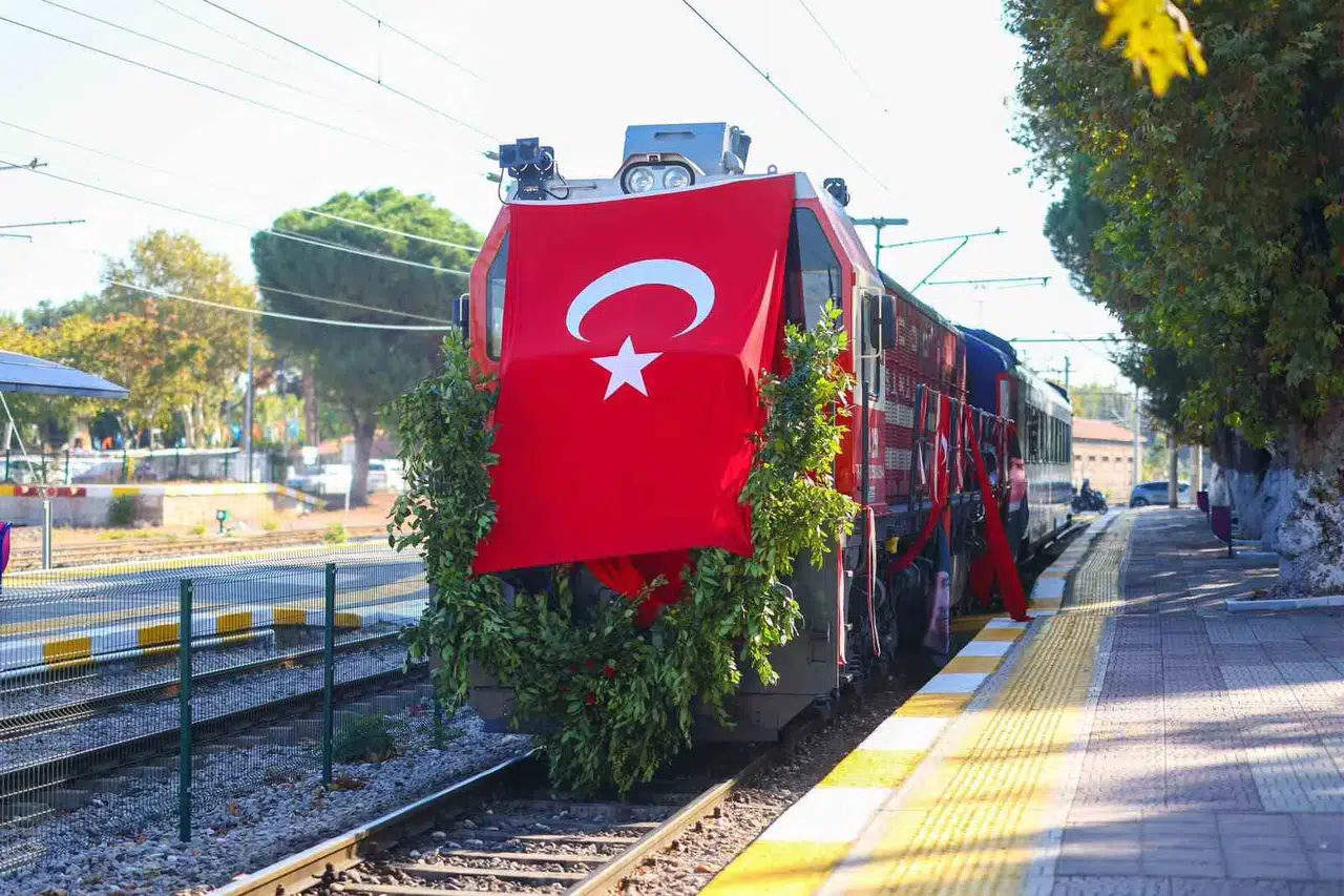 Manisa’da 101 yıllık gurur: Ata’nın izinde Cumhuriyet coşkusu
