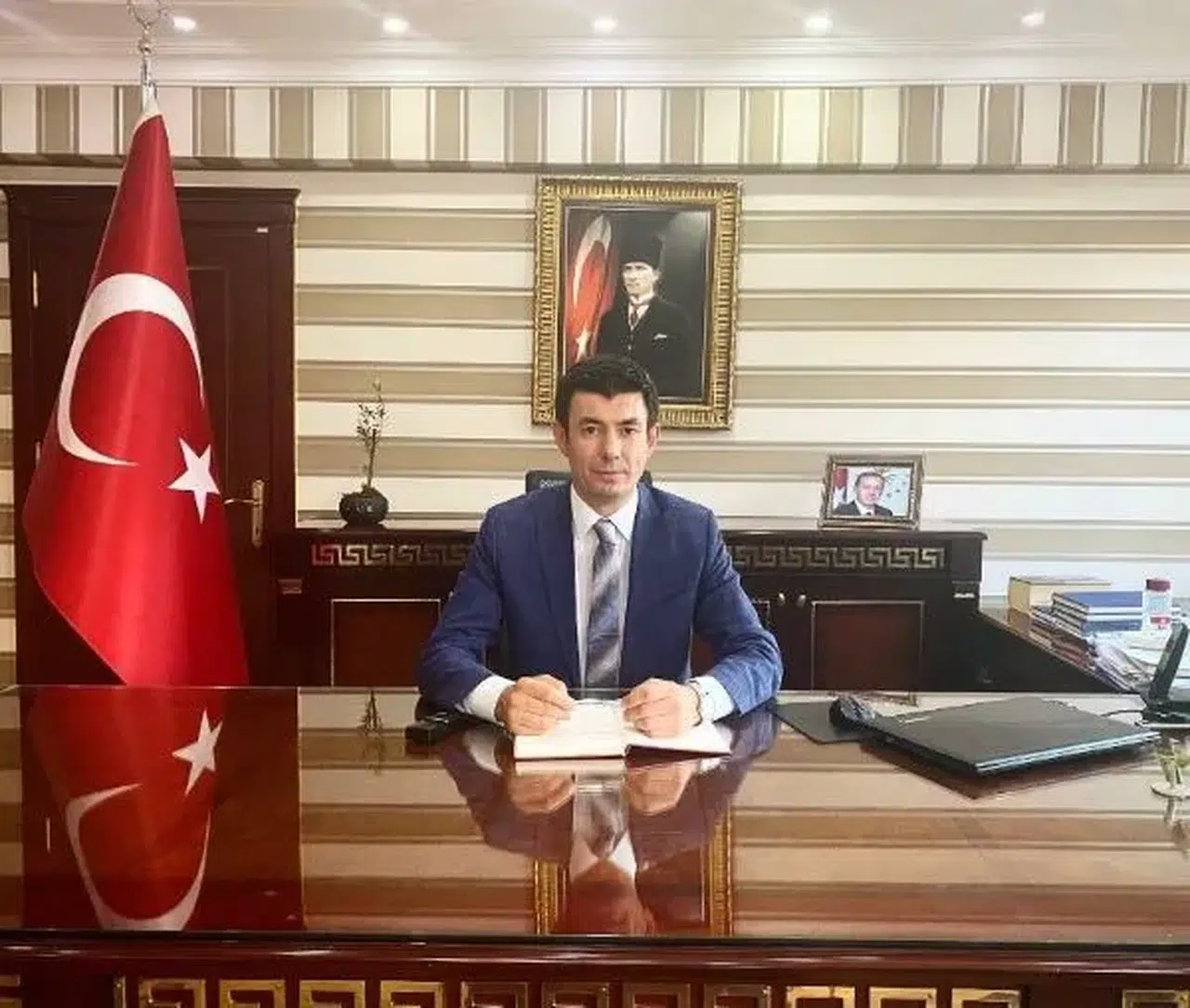 Afyonkarahisar'da hüzünlü veda: Vali Aktaş'tan mesai arkadaşına duygusal veda