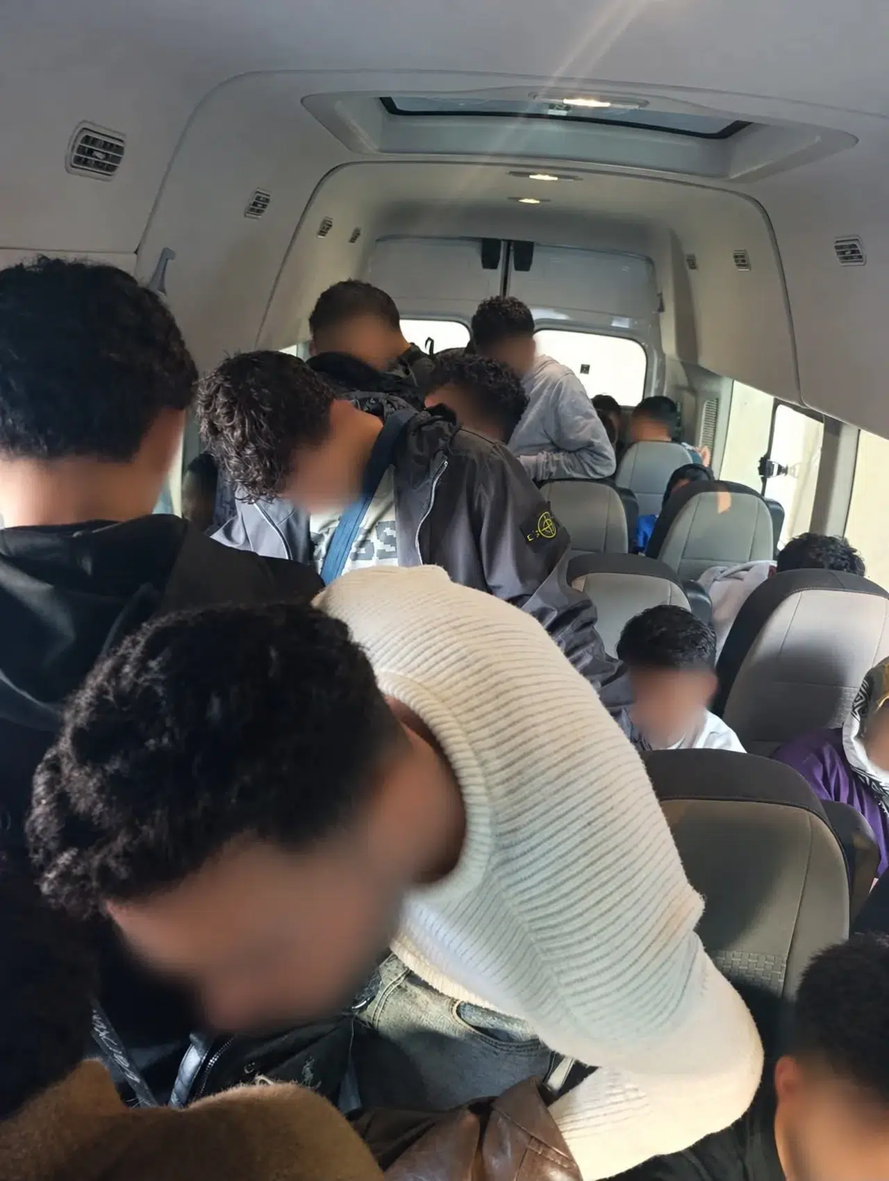 Urla gişelerinde insan kaçakçılığına geçit yok: 34 kişi yakalandı