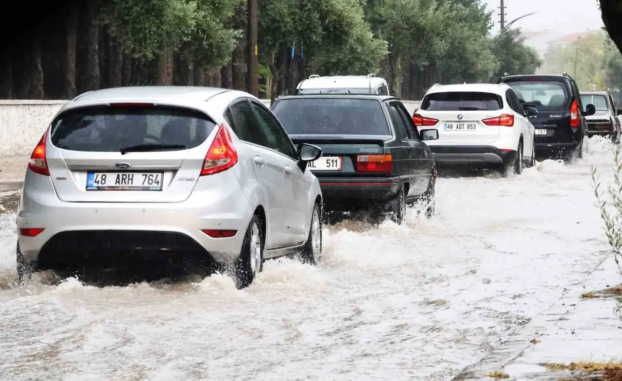 Muğla için kritik uyarı: Meteoroloji saat vererek uyardı