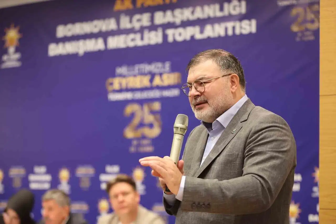 Bilal Saygılı'dan İzmir mesajı: Koltuk kavgasına değil hizmete odaklandık