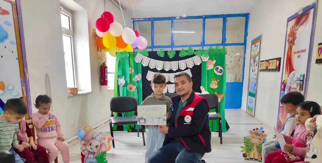 Minik kalplere hayvan sevgisi aşılandı: Başmakçı’da anlamlı gün