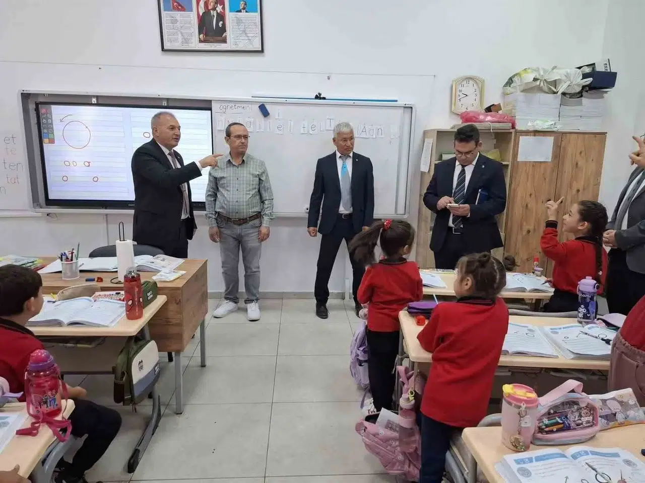 Sarıgöl'de eğitimde geleneksel rüzgarlar esiyor: Oyunlar sınıfa taşındı