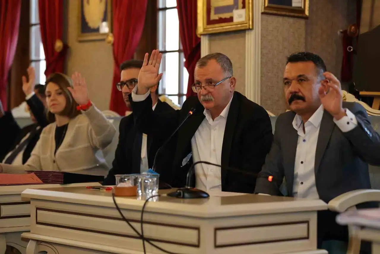 Yunusemre’de 2027 bütçesi onaylandı: Spil Mahallesi’nin ısınma sorununa ortak çözüm