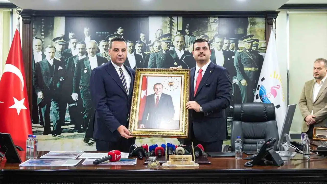 AK Parti'den İzmir mesajı: Hizmet dönemini başlattık