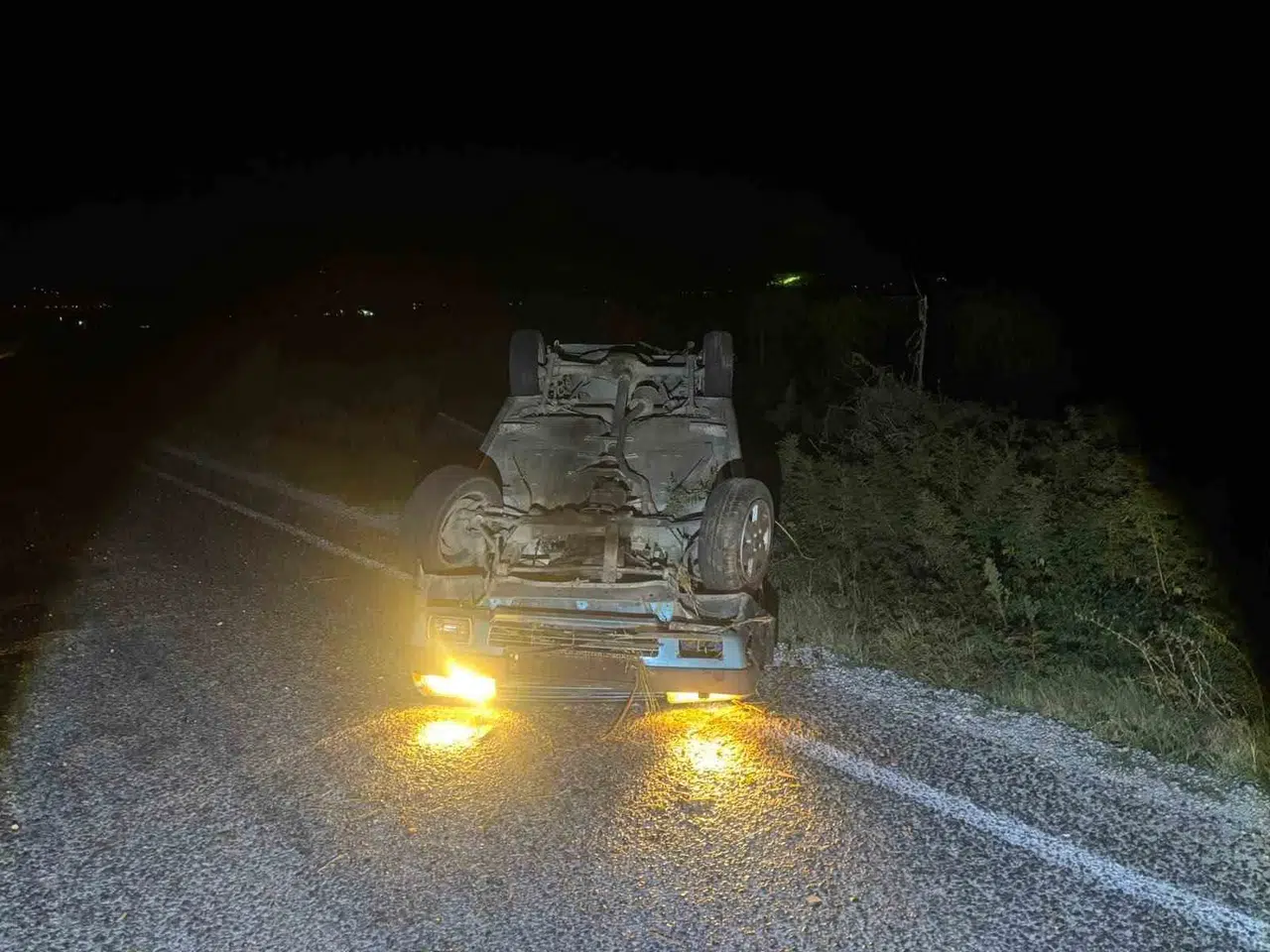 Manisa'da gece yarısı dehşeti: Takla atan araçtan sağ çıktı