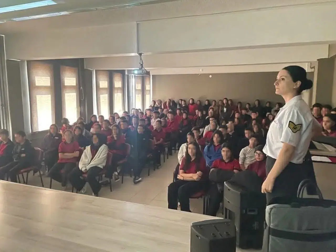 Dijital dünyada güvenlik eğitimi: Jandarmadan gençlere siber kalkan