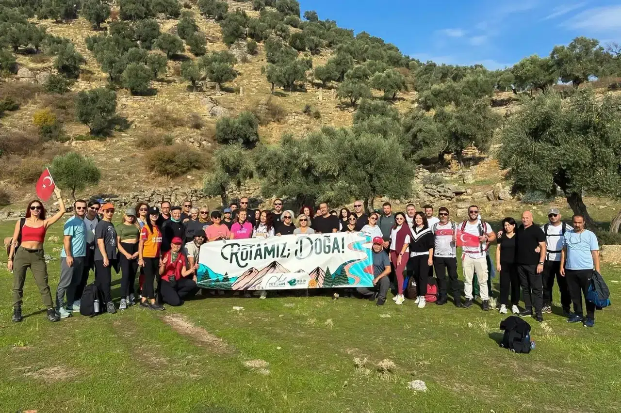 Efeler'in adımları tarihe ve Cumhuriyete açıldı: Alinda'da coşkulu buluşma