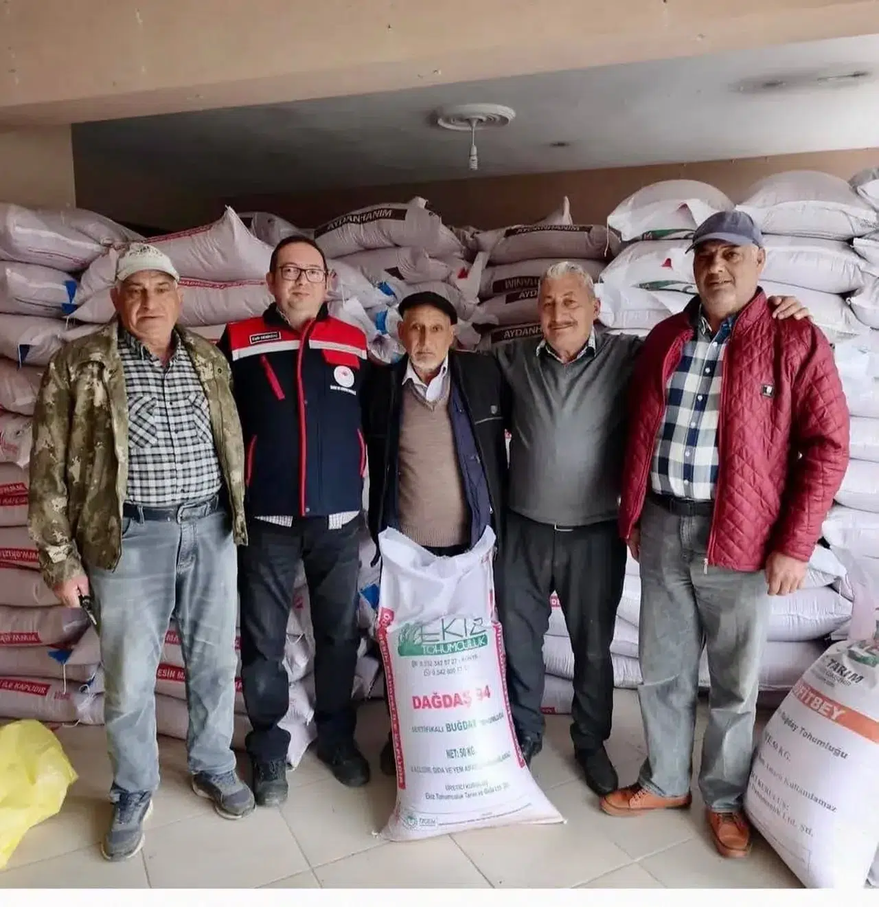 Bayatlı çiftçiye tohum desteği: Bereketli hasat için ilk adım atıldı