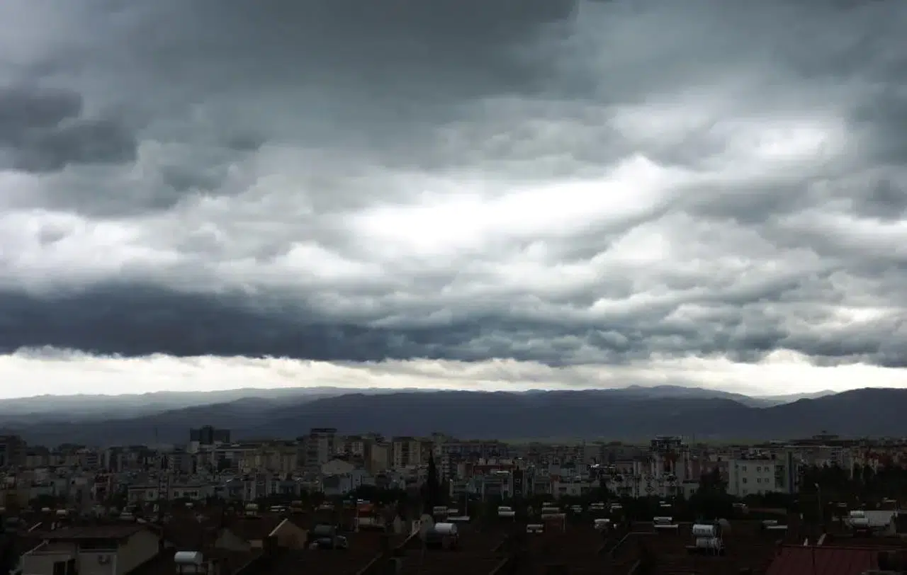 Aydınlılar dikkat: Meteorolojiden sağanak yağış uyarısı geldi