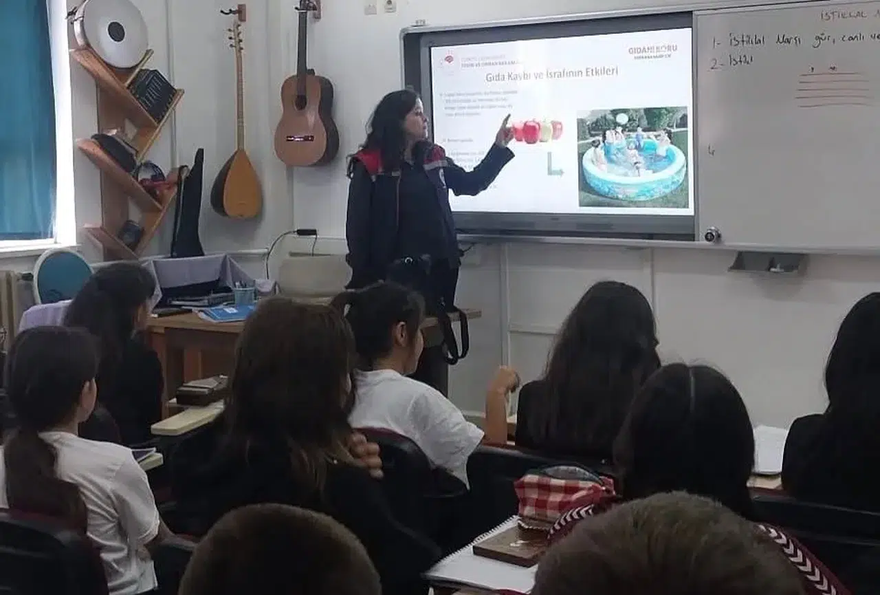 Söke’de yarının teminatı olan öğrencilere tasarruf bilinci aşılanıyor