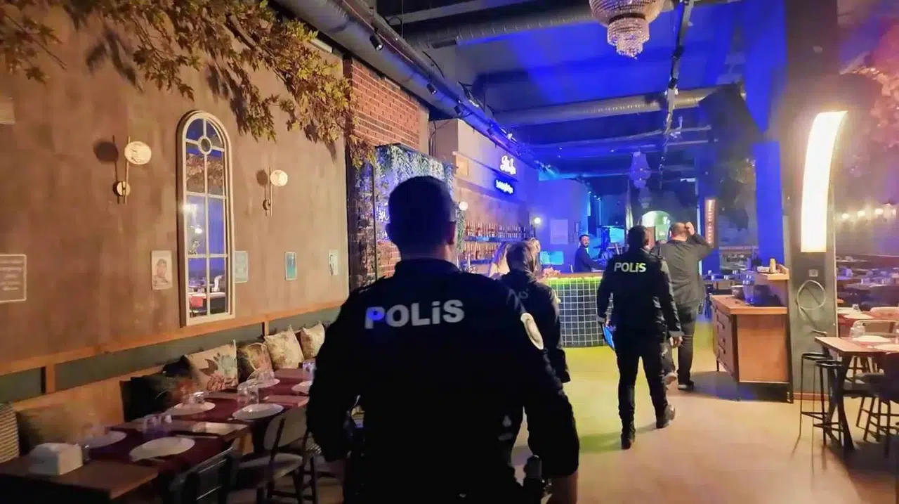 Efeler'de polis denetimlerine takılan işletmelere ceza yağdı