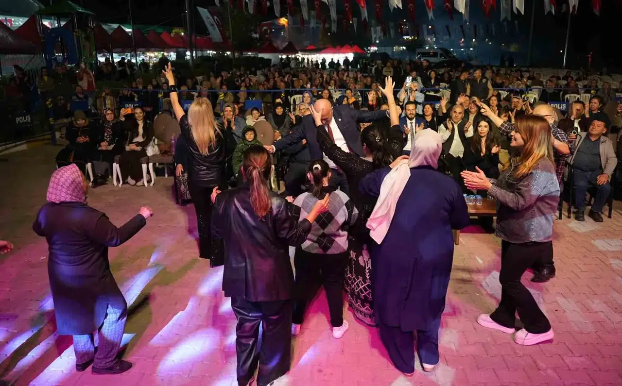 Babadağ’da müzik ziyafeti: Nurcan Altınok festival coşkusunu zirveye taşıdı