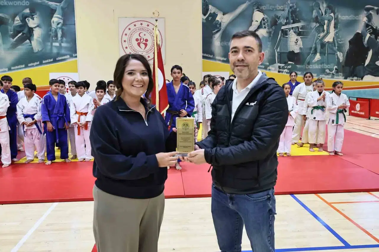 Manisa'da sporun gizli kahramanlarına vefa gecesi