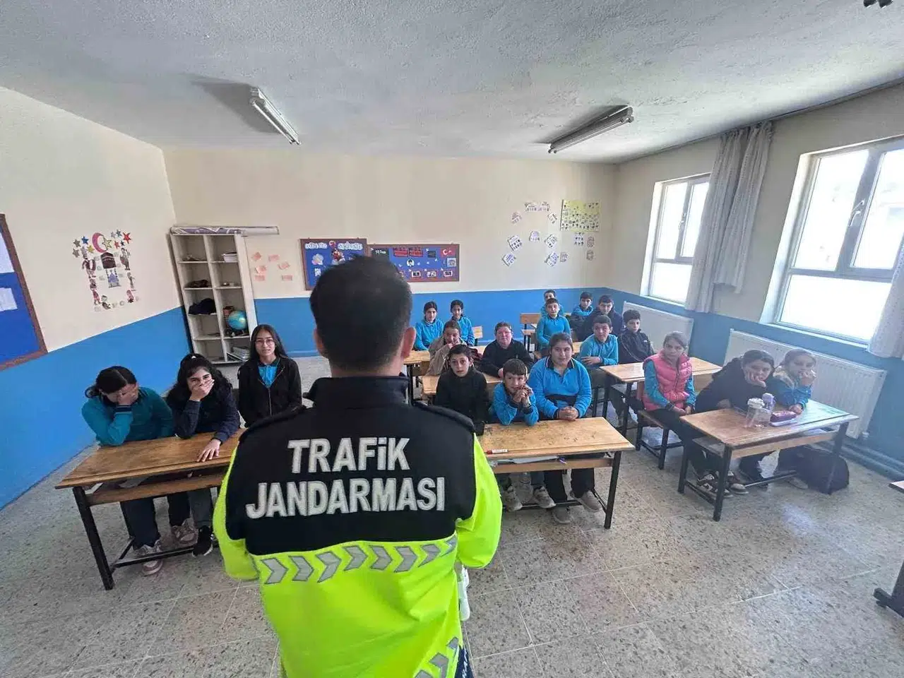 Minik adımlara trafik dersi: Jandarmadan dört ilçede seferberlik
