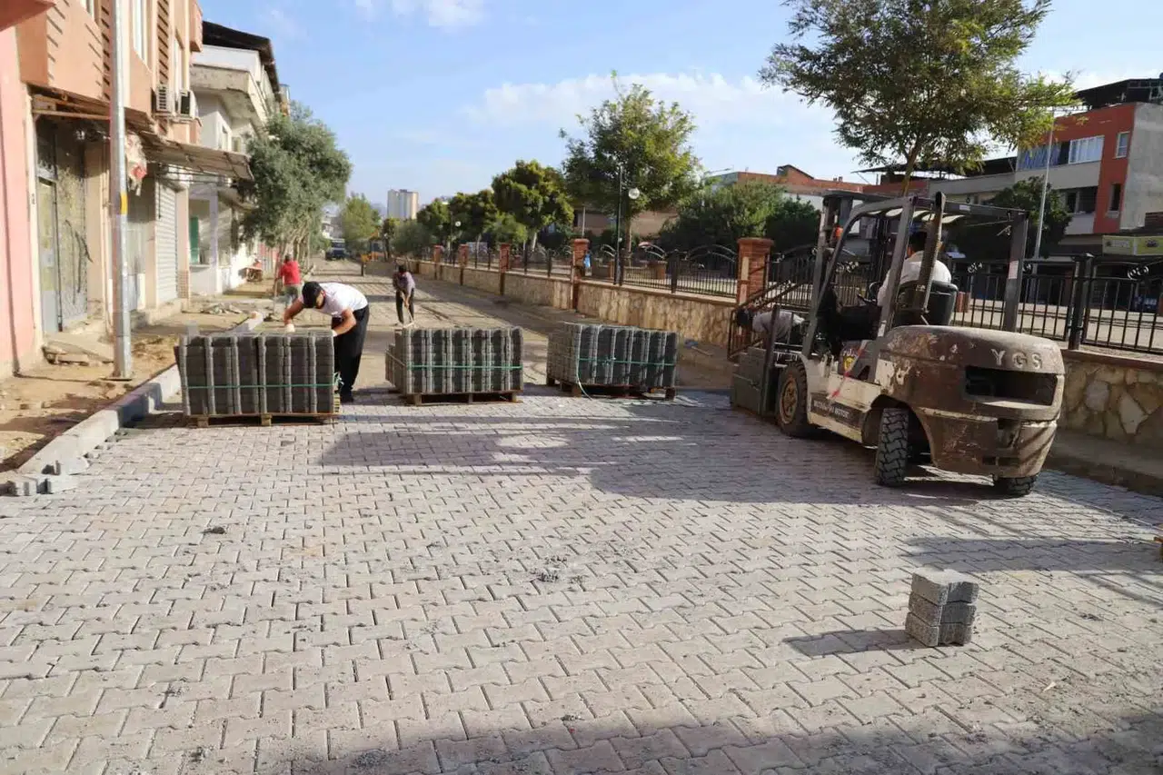 Nazilli'de yol seferberliği: Yeni Mahalle'de hummalı çalışma
