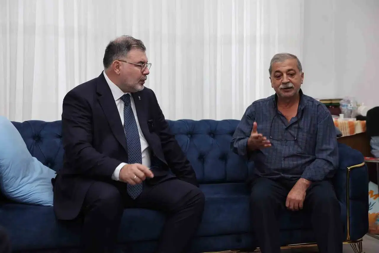 İzmir depreminin yıl dönümünde duygusal buluşma: Devletin şefkat eli yaraları sardı