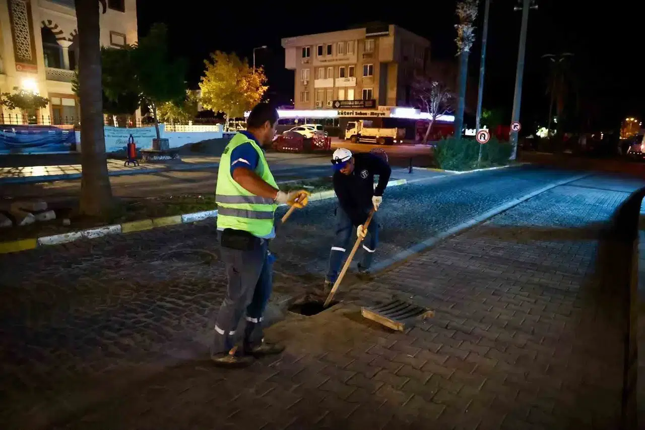 Didim’de yağmur mesaisi: Altyapı kışa hazır hale getirildi