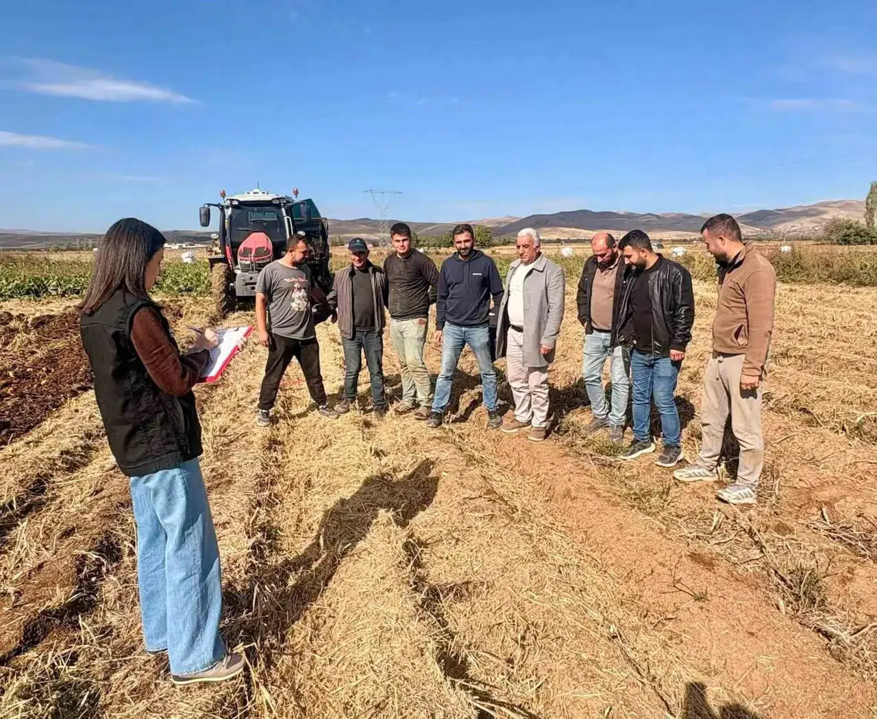 Afyonkarahisar’da tarlanın sesi sahada yankılanıyor: Çiftçiyle yüz yüze çözüm mesaisi