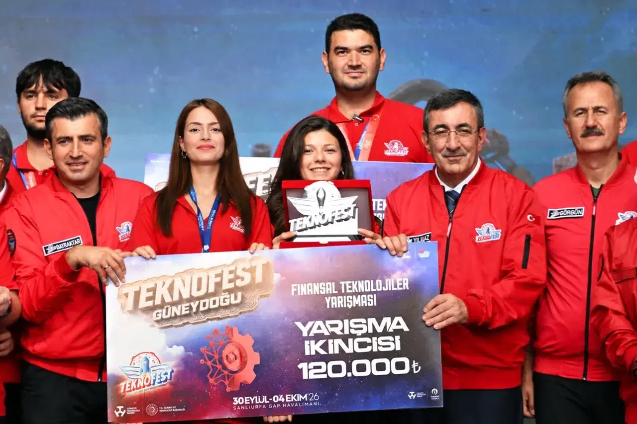 Manisalı gençlerden finans dünyasına dijital kalkan: TEKNOFEST’te ikincilik kürsüsü