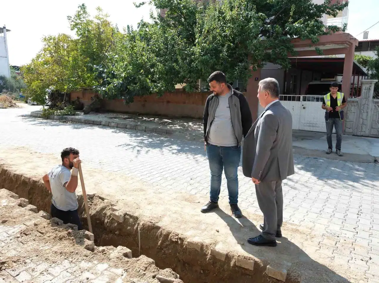 Buharkent'te kış öncesi büyük dönüşüm: Menderes Mahallesi temiz enerjiyle tanışıyor