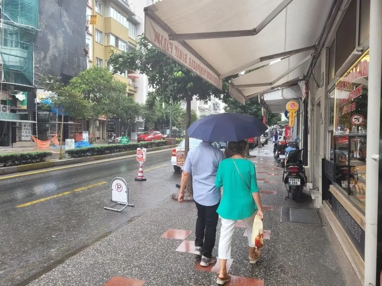 Aydınlılar dikkat: Meteorolojiden sağanak ve gök gürültüsü uyarısı geldi